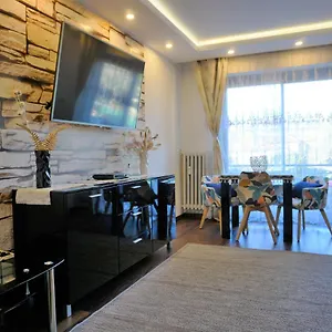 Charming Ac 2-bedroom Center Family, Couples Friendly , Antibes France
